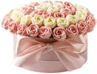 Подарочный набор конфет: Шоколадные розы 51 шт. CHOCO STORY в розовой шляпной коробке SH51-R-BR-O