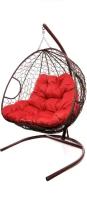 Подвесное кресло для двоих с ротангом коричневое, красная подушка