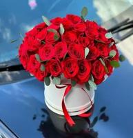 Букет Роза красная с эвкалиптом в шляпной коробке, красивый букет цветов, шикарный, премиум цветы, роза