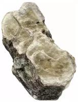 Минерал в коллекцию, Лепидолит в мусковите, размер 70х39х13 мм, вес 70 гр., месторождение Бразилия