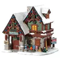 LEMAX новогодний домик со светом Прокат снегоступов