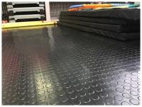 Резиновое рулонное покрытие для гаража и склада пятак 1.2х1м 3мм