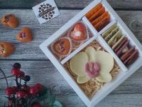 Подарочный шоколадный набор, орхидея, сердца и мини плитки от hoco. cake. hand